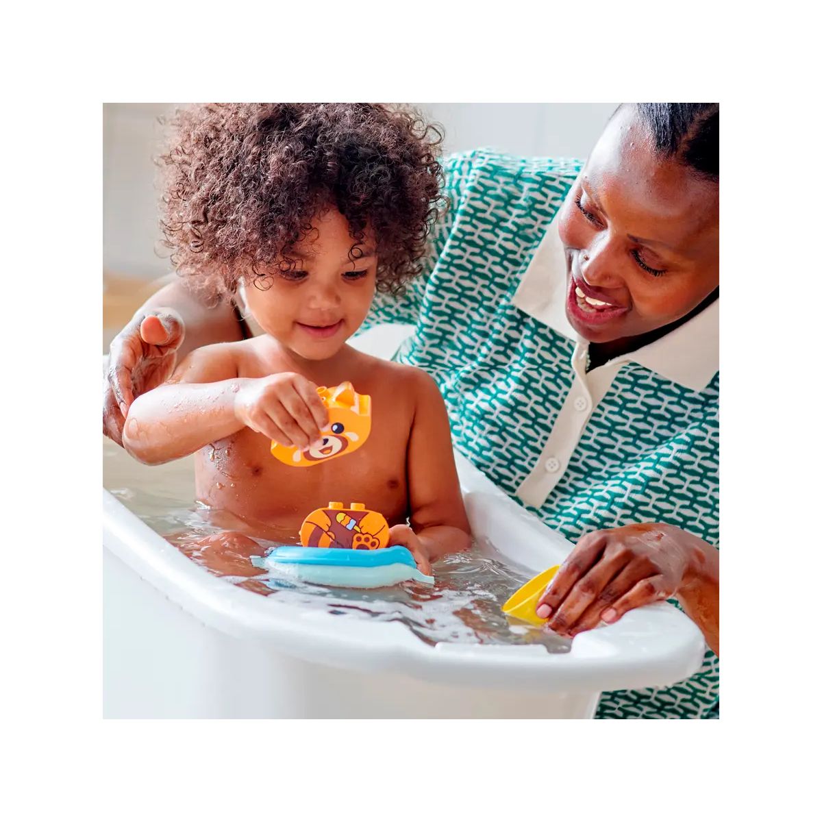 10964 | Bath Time Fun: Floating Red Panda