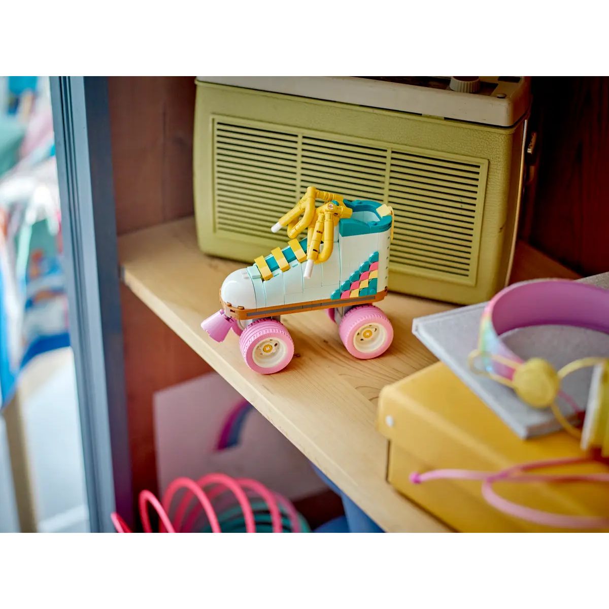 31148 | Retro Roller Skate