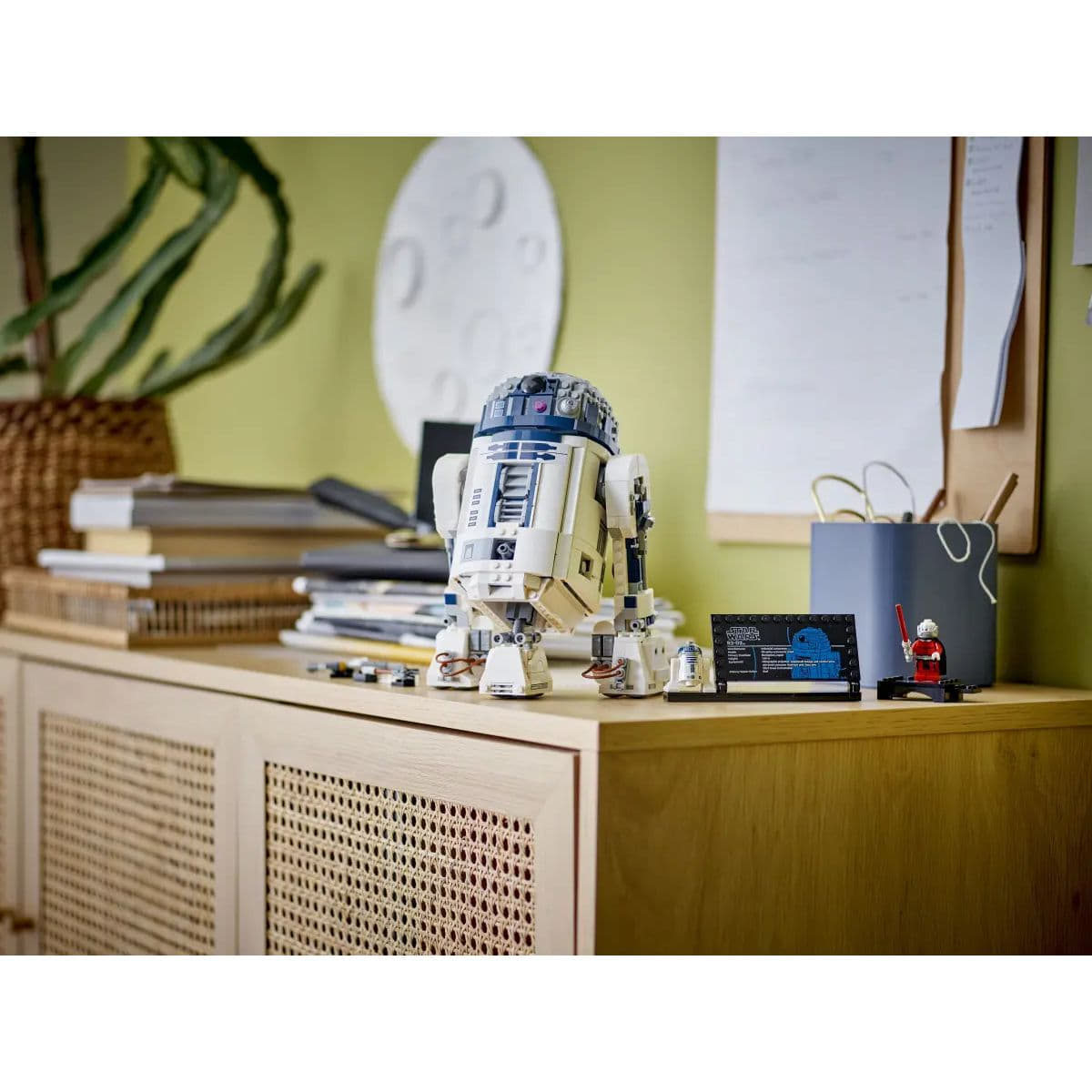 75379 | R2-D2
