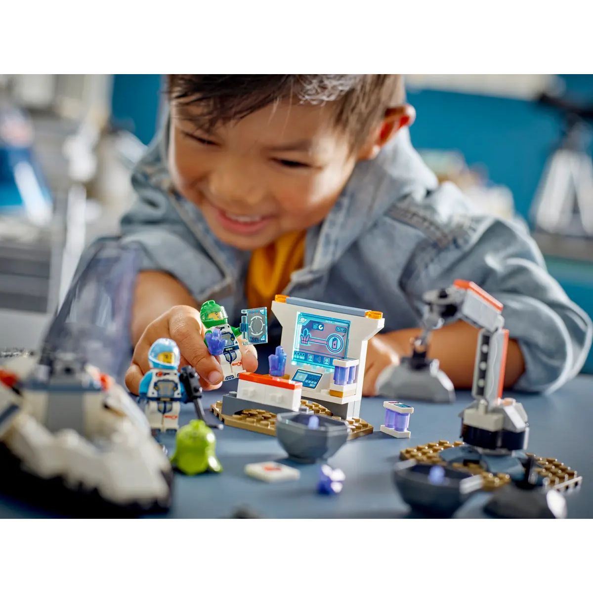 60429 | Spaceship and Asteroid Discovery